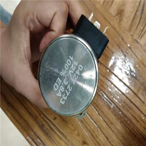 Остановите пригонку клапана соленоида 04170534R 04272733 для экскаватора затяжелителя кормила скида бойскаута младшей группы Deutz